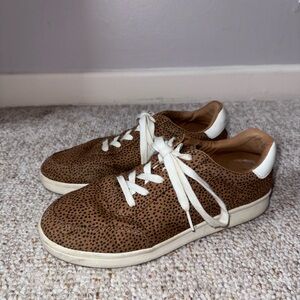 Women’s Old Navy Faux Suede Animal Print Sneakers Size 9
